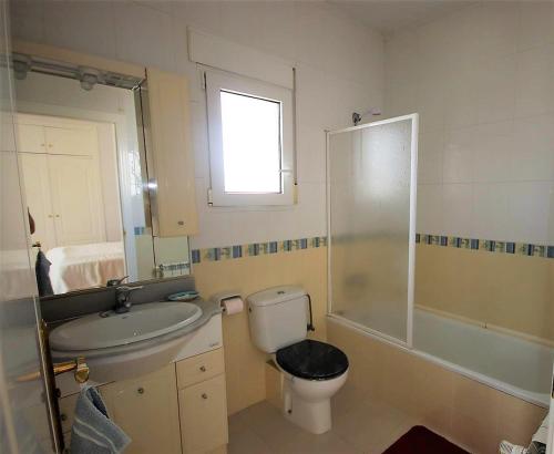 Ένα μπάνιο στο Mira Rosa Segaria - Els Poblets - 3 Double Bedroom