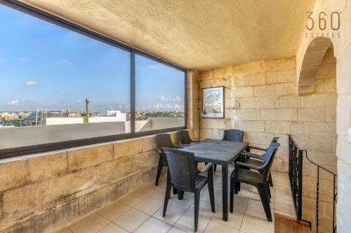 Balkón nebo terasa v ubytování A 3BR characteristic home in Rabat with lovely views by 360 Estates