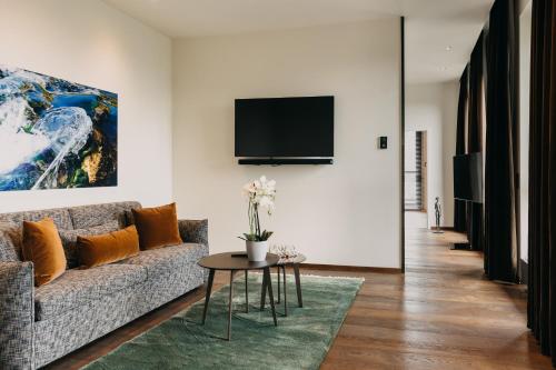 TV a/nebo společenská místnost v ubytování Hotel Forsthaus Nürnberg Fürth