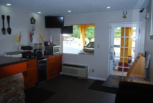 Köök või kööginurk majutusasutuses Duffys Motel - Calhoun