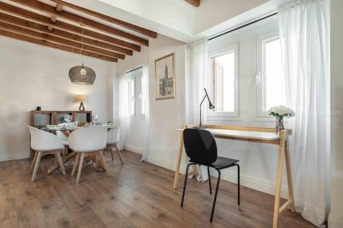 Modern apartment next to the Cervantes Theatre by REMS photo 12