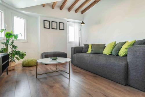 Modern apartment next to the Cervantes Theatre by REMS photo 10