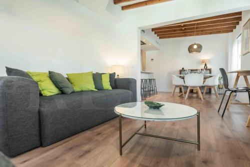 Modern apartment next to the Cervantes Theatre by REMS photo 27