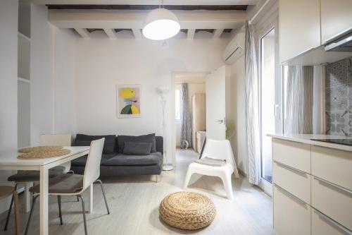 Catalunya Casas Lovely apartment central Barcelona 100m to beach!