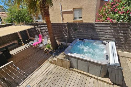 Sud-vacances: Villa 5 chambres première ligne avec jaccuzzi