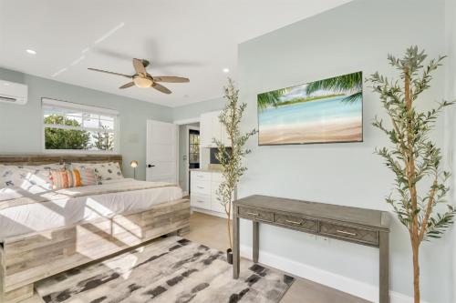 Postel nebo postele na pokoji v ubytování Coral Isle Heated pool,, ping-pong, near beach