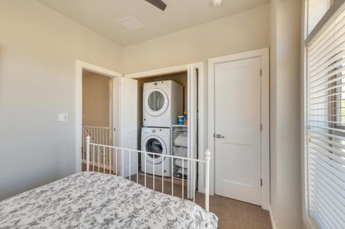 a laundry room with a washer and dryer in it at 4 Mi to Granby Ranch Home with Mtn Views in Granby