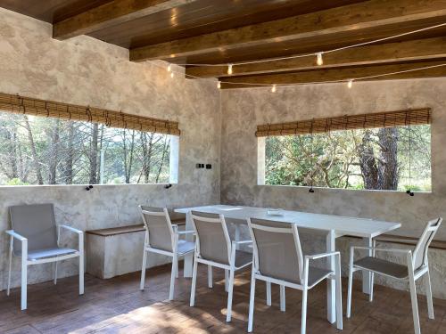 Gambar di galeri bagi Casa Valdesanmartin - Country House, 10500sqm, Pool, Paddel & Bbq di El Tiemblo