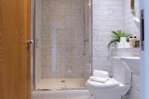 Luxury Cardiff City Centre Apartments photo 15
