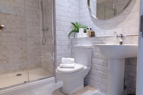 Luxury Cardiff City Centre Apartments photo 13