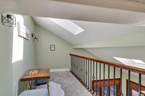 Galeriebild der Unterkunft Pocono Pines Gem with Fire Pit and On-Site Creek! in Pocono Pines