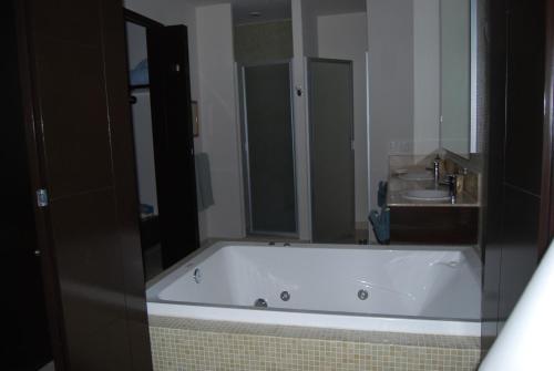 Koupelna v ubytování Casa Felsted Torre 1 304 Mayan Lakes resort