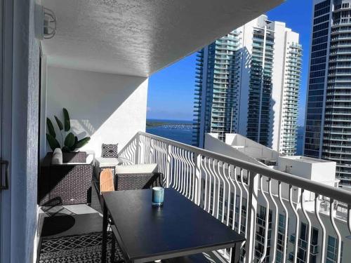 Brickell Luxe - Best Balcony - 32nd Fl - Luxe Waterfront & City Views - Furnished Balcony - Walk-Water-WiFi photo 44