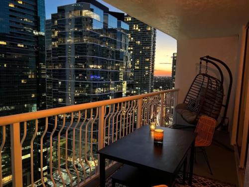 Brickell Luxe - Best Balcony - 32nd Fl - Luxe Waterfront & City Views - Furnished Balcony - Walk-Water-WiFi photo 43