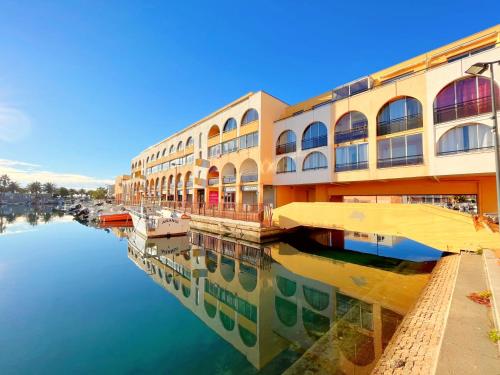 Appartement 2 pièces en bord de mer avec parking privé à Sète