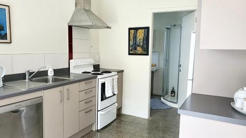Η κουζίνα ή μικρή κουζίνα στο Beautiful memories house