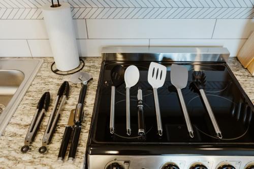 Cucina o angolo cottura di Blacktail Mountain At Switchback Suites
