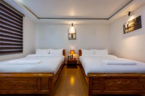Gallery image of Cat Ba Hongkong Hotel in Cat Ba