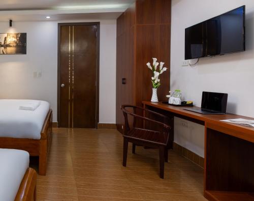 Gallery image of Cat Ba Hongkong Hotel in Cat Ba