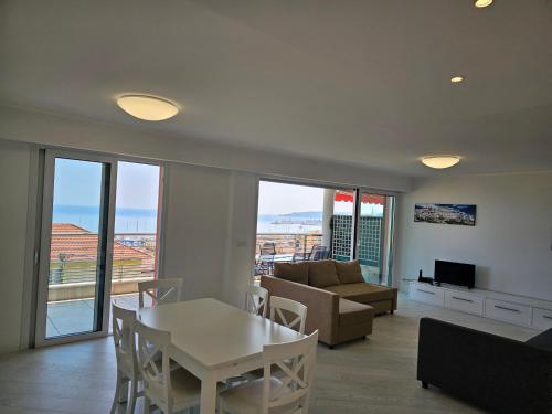 The blue house, lovely apartment in the Côte d'Azur for 6 people