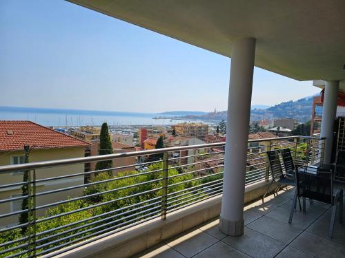 The blue house, lovely apartment in the Côte d'Azur for 6 people