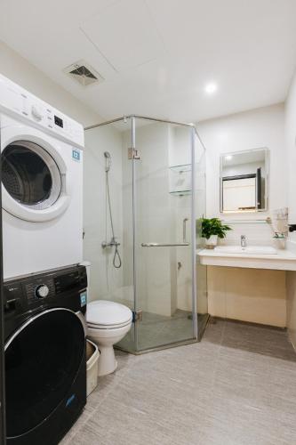 Ένα μπάνιο στο 9 LIGHT APARTMENT