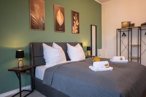 Postel nebo postele na pokoji v ubytování Loh9 - Das Apartment im Citycenter - Parkplatz - Wlan - Aufzug