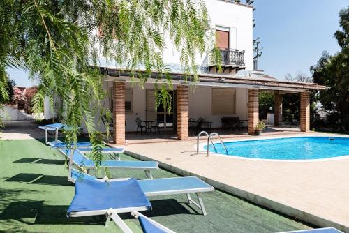 Agrigento pool and garden