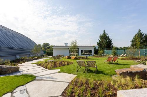 Ein Garten an der Unterkunft NH Collection Olomouc Congress