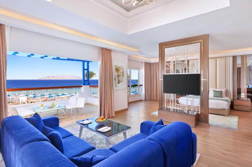 TV a/nebo společenská místnost v ubytování Pickalbatros Palace Sharm - "Aqua Park"