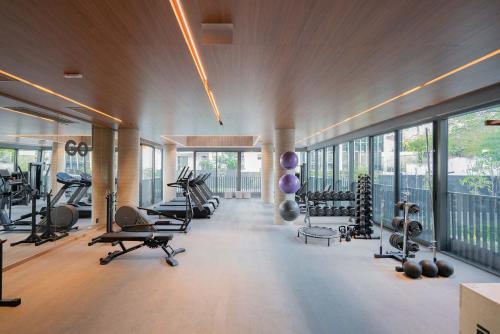 The fitness centre and/or fitness facilities at Condomínio GO24
