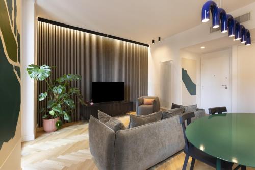 ROMAC Trinity with steam bath
