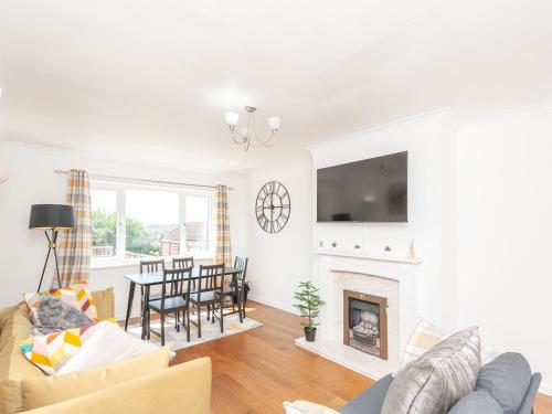 Gallery image of Pass the Keys Large Family Getaway in Leeds