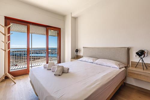 Torrevieja port views with AC and WIFI
