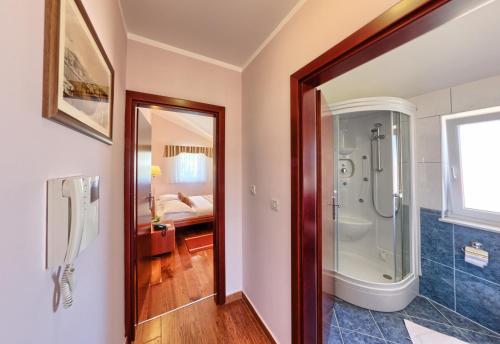 Koupelna v ubytování Hotel Trogir