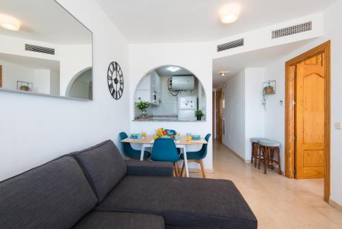 Madeinterranean Beach- Higueron Front Line Apartment