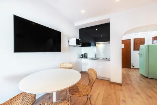 Equador Apartments by Olala Homes