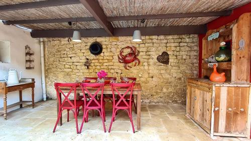 Photo de la galerie de l'établissement Charme et authenticité pour cette villa rhétaise, à Sainte-Marie de Ré