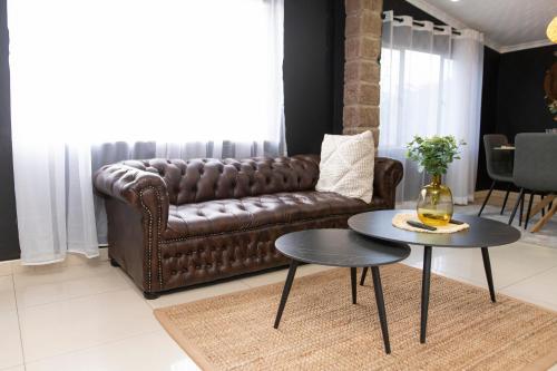 Ruang duduk di Sapphire Guesthouse