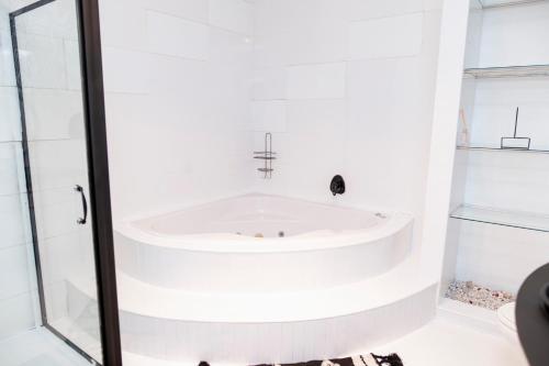 Bilik mandi di Sapphire Guesthouse