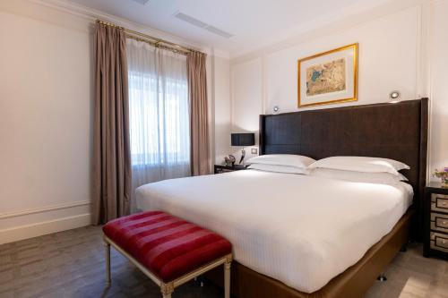 Alvear Palace Hotel - Leading Hotels of the Worldにあるベッド