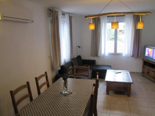 80m2 à 200m de la calanque de Port Miou - 2 chambres et parking