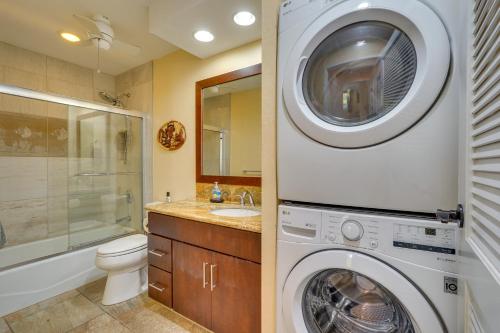 Ένα μπάνιο στο Living Aloha A Quiet Condo with Step-Free Access!