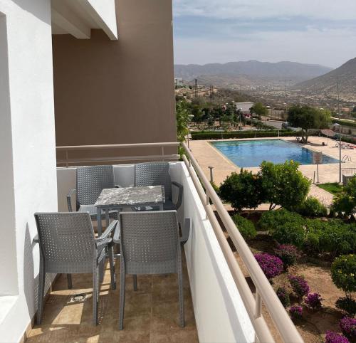 A balcony or terrace at Appartement Vue Sur Piscine Imi Ouaddar Taghazout