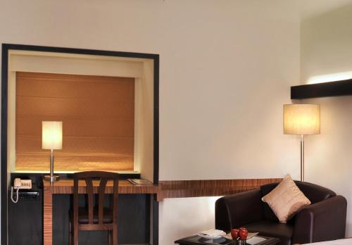 Uma área de estar em Fortune Inn Haveli, Gandhinagar - Member ITC's Hotel Group