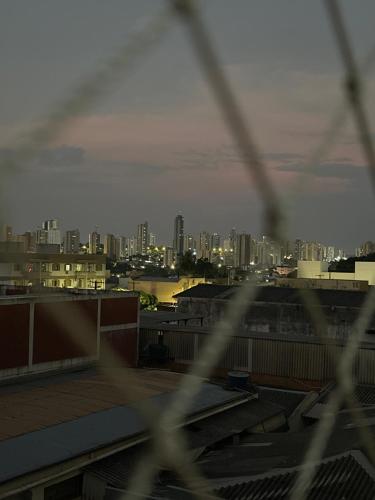 uma vista para o horizonte da cidade a partir de um telhado em Não disponível mais em Campo Grande