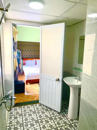 Postel nebo postele na pokoji v ubytování Memory Homestay Hue
