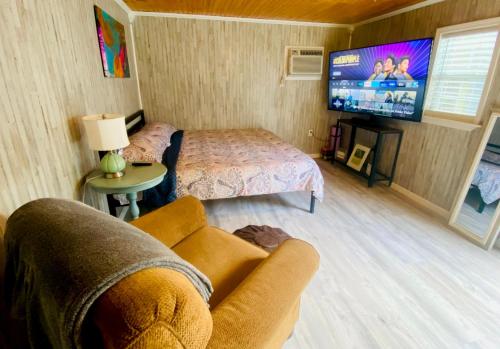 Cozy King Bed Studio – Photos 2