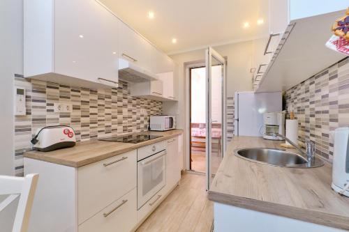 Apartments with a parking space Mali Losinj (Losinj) - 15201