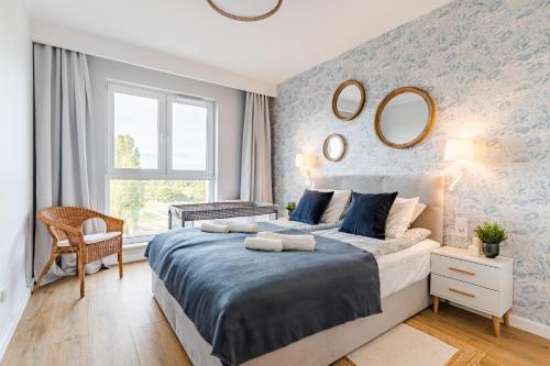 Golden Reagan by Aparo - Nowy Apartament, Winda, Łóżeczko Turystyczne, Plaża 500m, Balkon, 2 Sypialnie oraz Salon, Rowerownia, Biurko